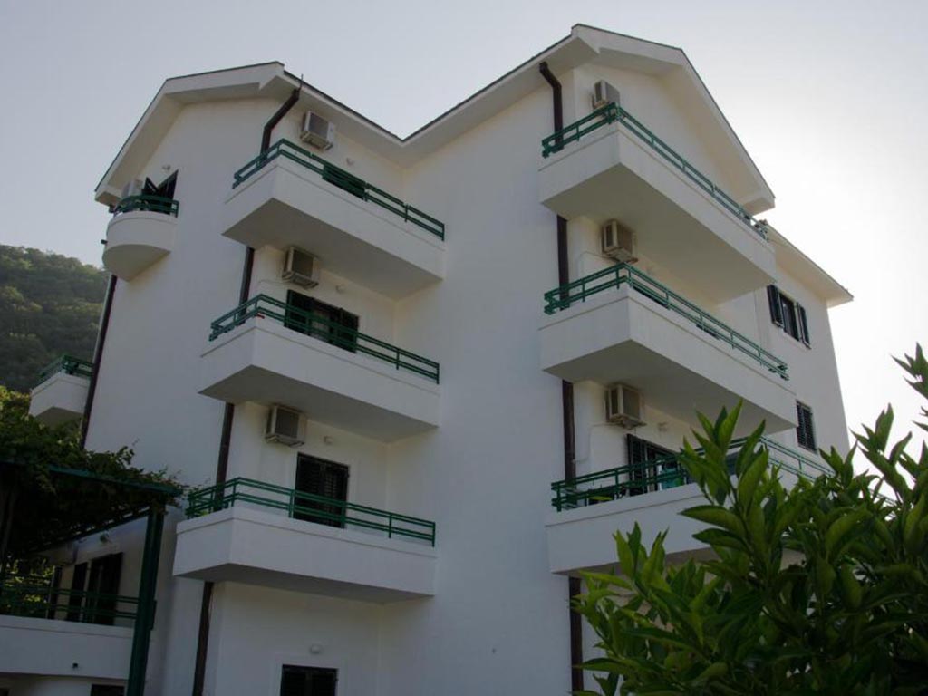 Вила Реноме - Петровац