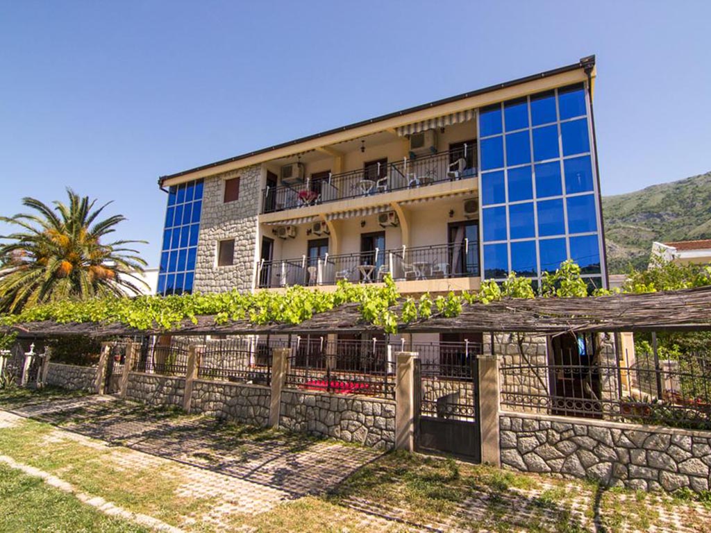 Вила Ексклузив - Сутоморе