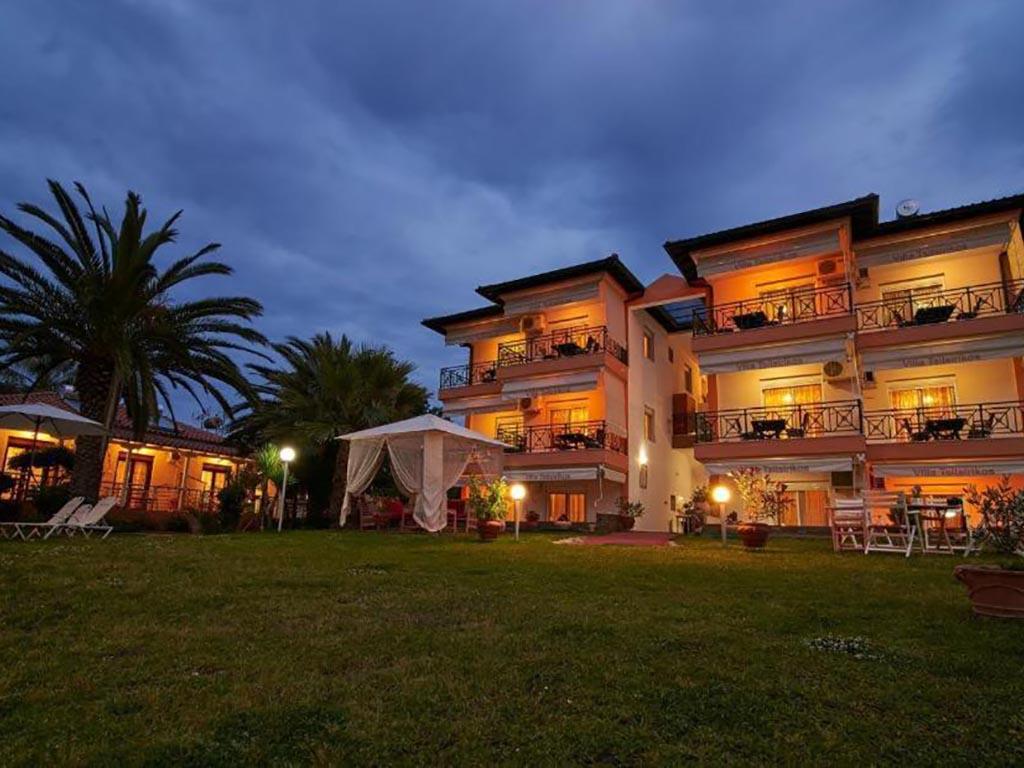 Вила Tsitsirikos - Торони