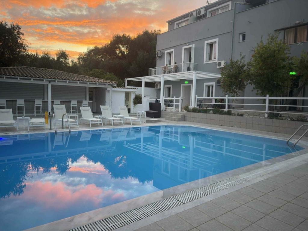 Lakis Sea View - Ипсос